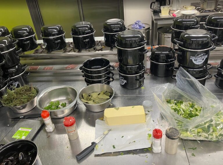 Raak Weerde trakteert